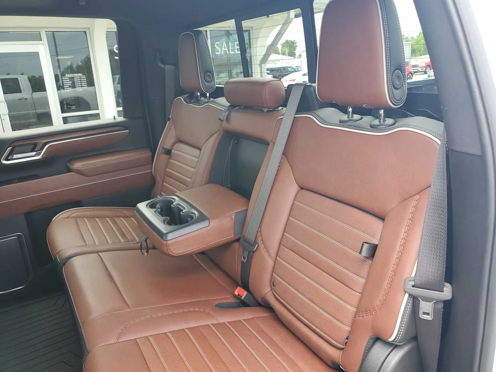 Used 2025 White Frost Tricoat GMC Denali Ultimate image 22
