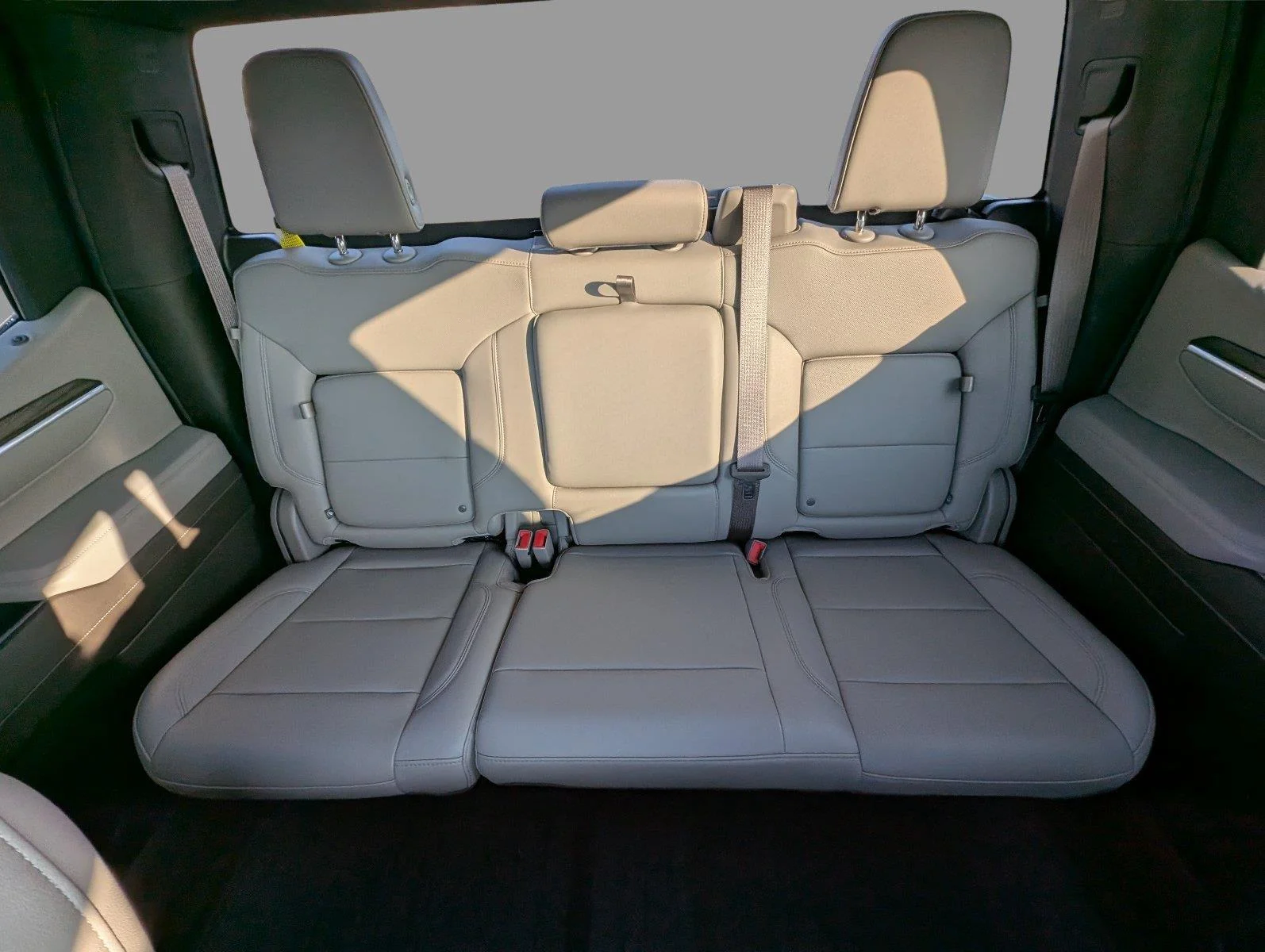 Used 2022 PACIFIC BLUE METALLIC GMC SLT image 30