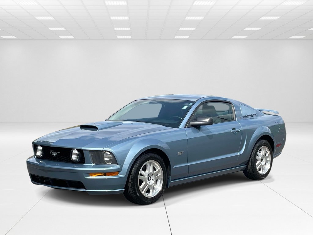 Used 2007  Ford GT Deluxe image 3