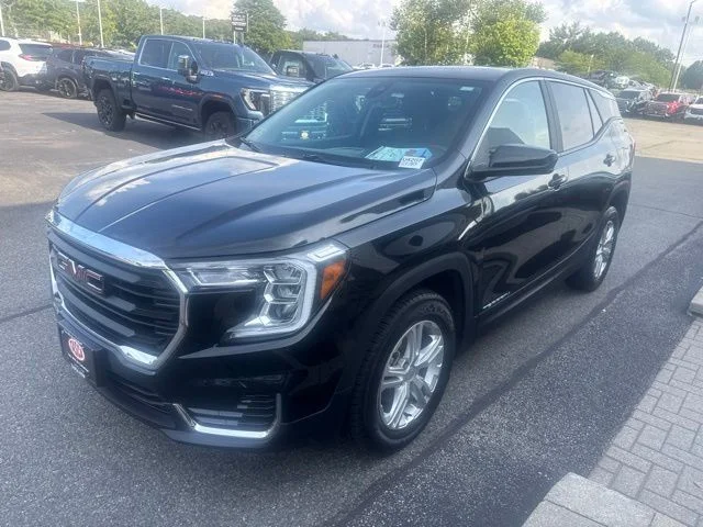 Used 2024 Black GMC SLE image 3