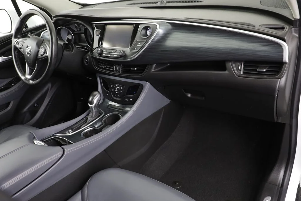 Used 2020 Summit White Buick Essence image 21