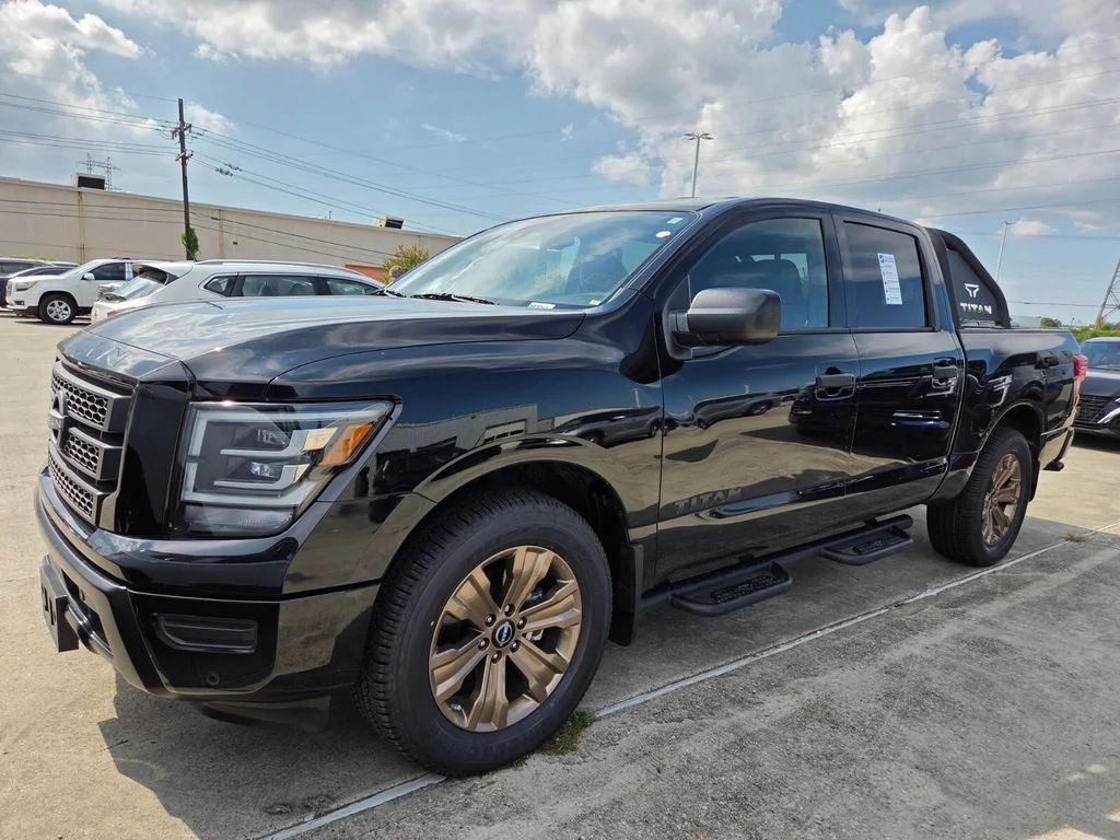 2024 Nissan Titan SV