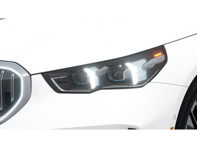 New 2027 Alpine White BMW  image 6