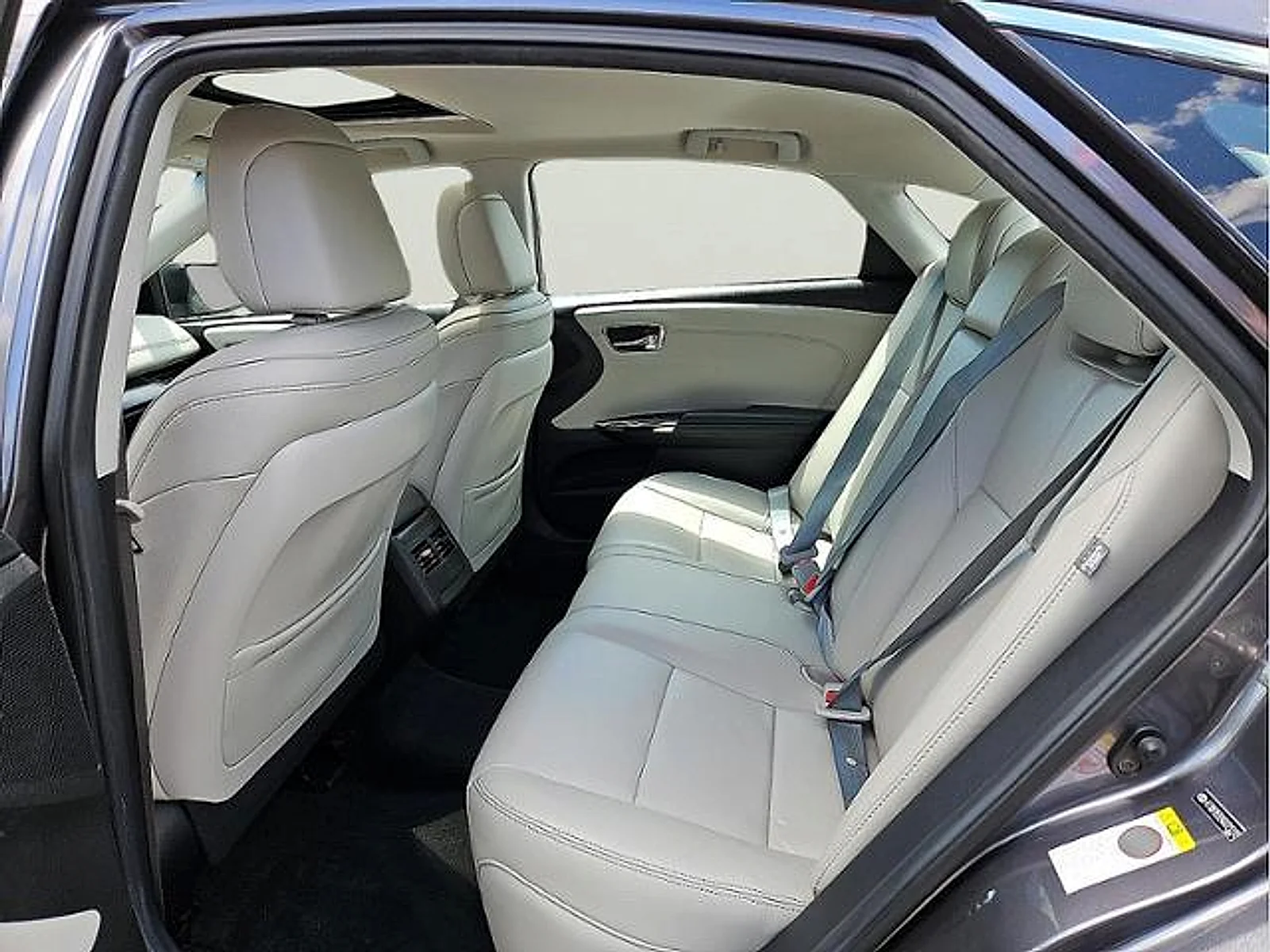 Used 2016 Magnetic Gray Metallic Toyota XLE image 8