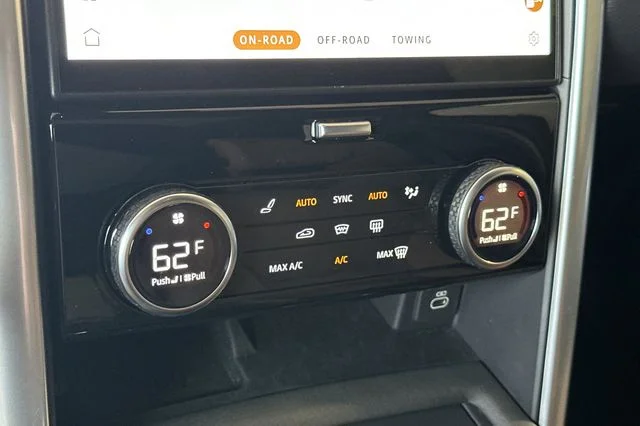 Certified Used 2025 Brown Land Rover Dynamic SE image 19