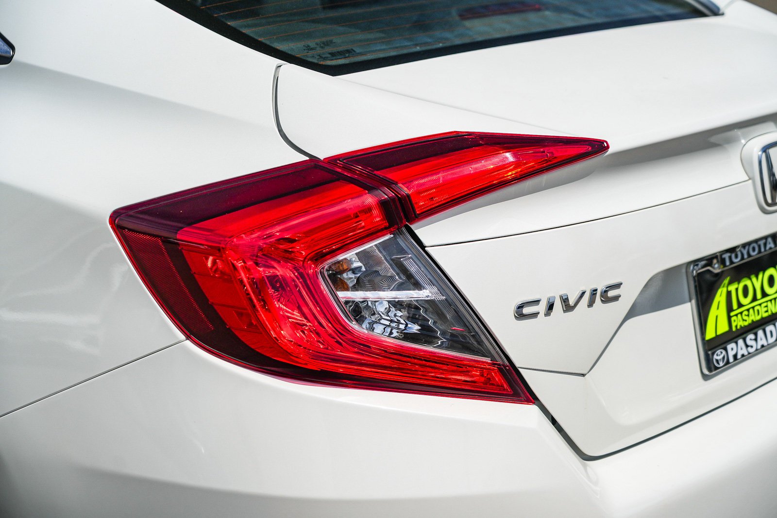 Used 2017 White Honda EX image 9