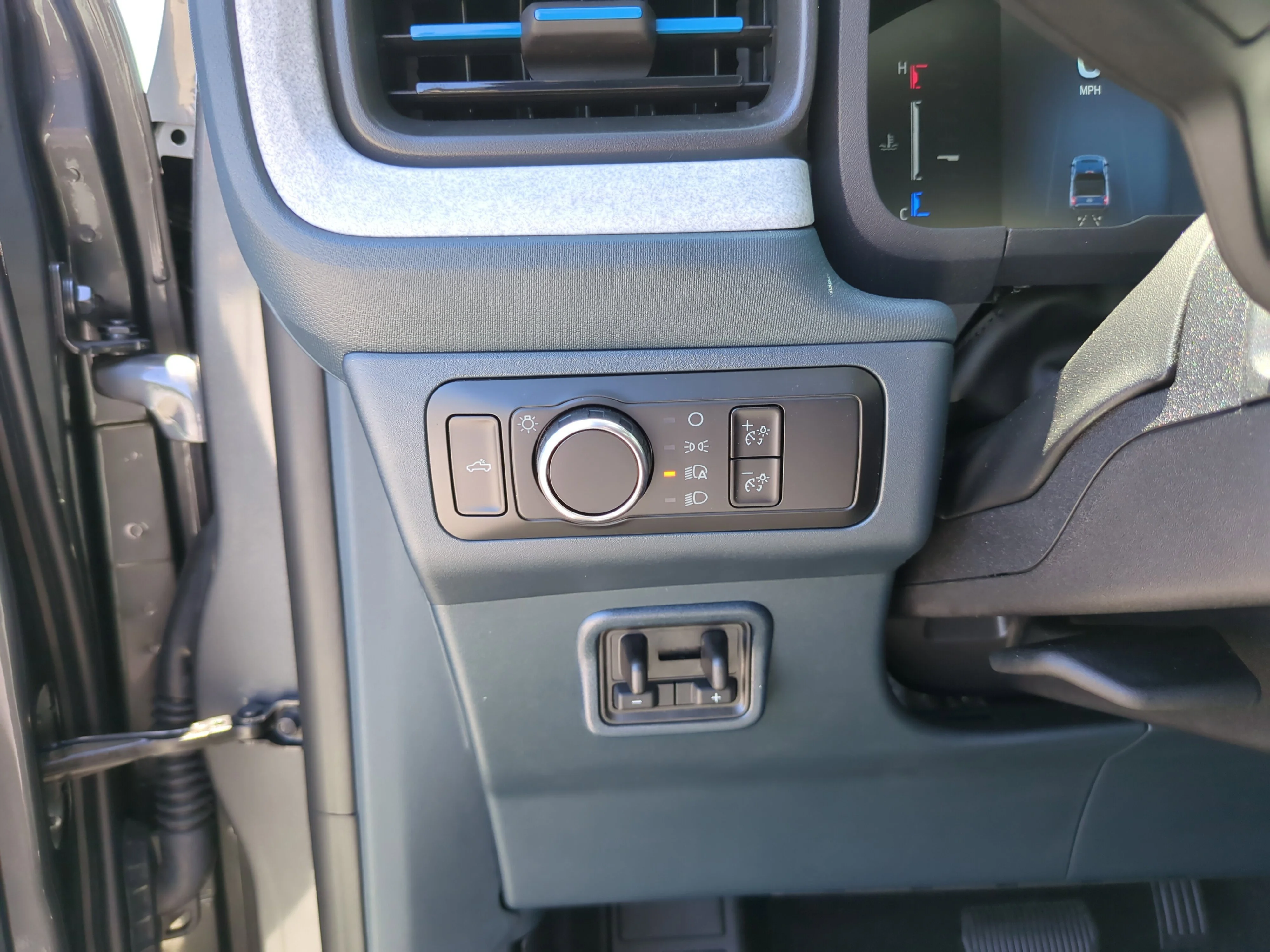 2025 Ford Maverick XLT - Photo 25