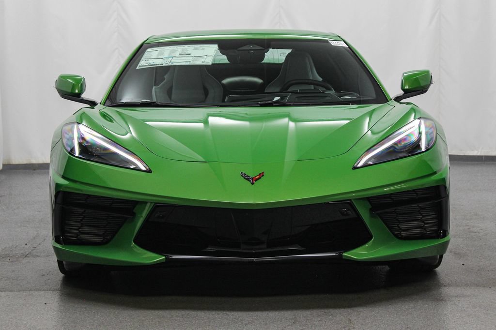New 2027 Roswell Green Metallic Chevrolet 2LT image 4