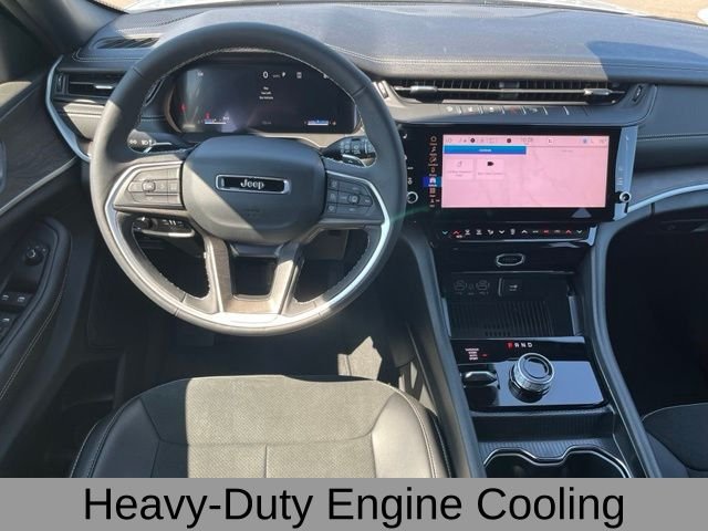 New 2026 Silver Zynith Exterior Paint Jeep Altitude image 23