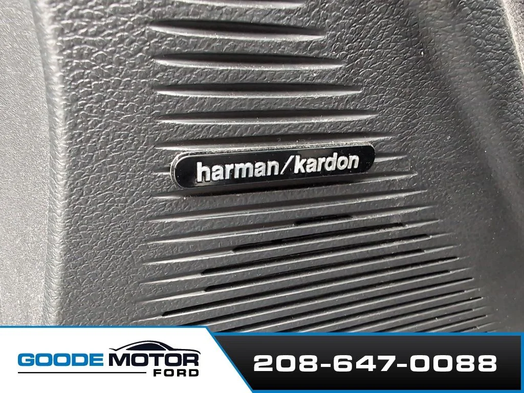 Used 2020 Blue Dodge R/T Scat Pack Widebody image 8
