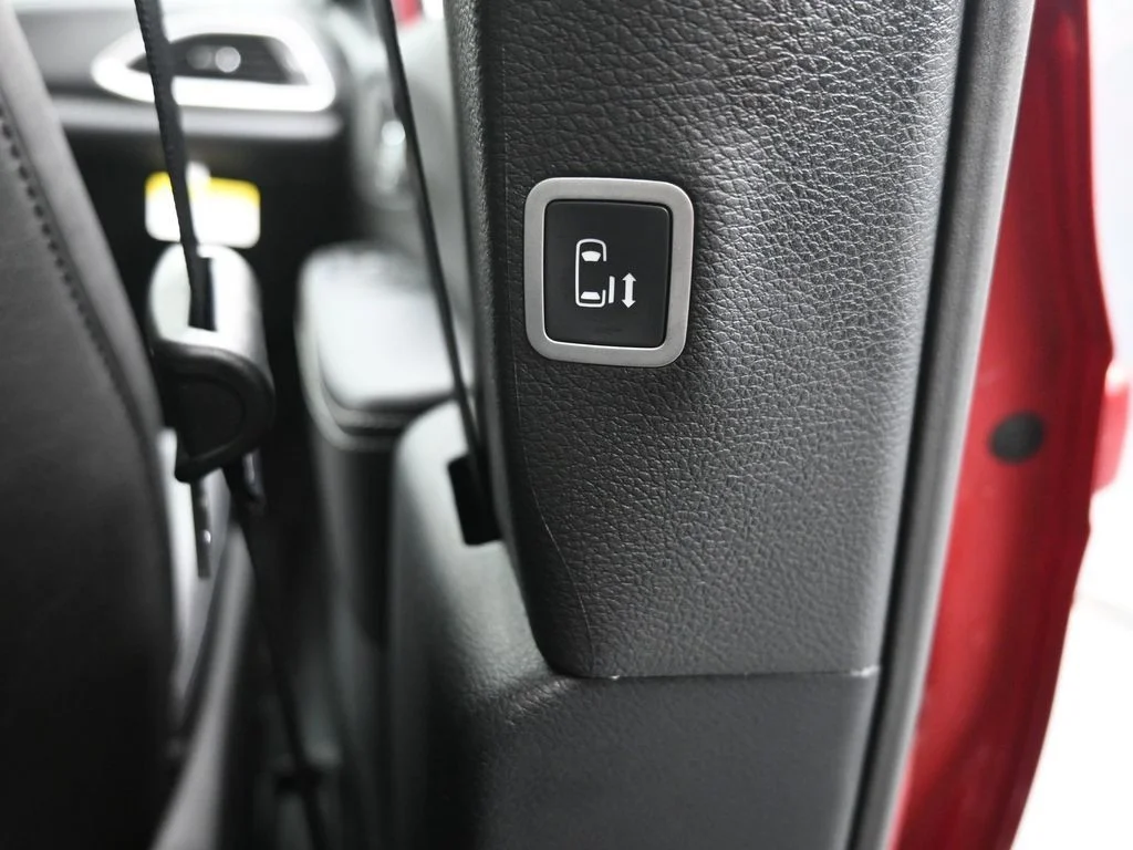 2026 Chrysler Pacifica Select - Photo 12