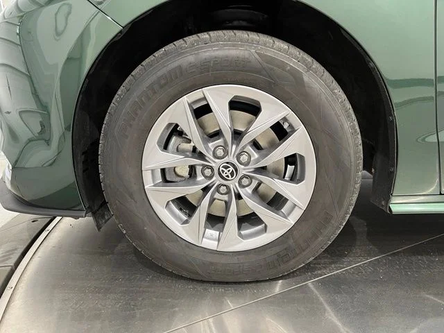 Certified Used 2024  Toyota XLE image 22