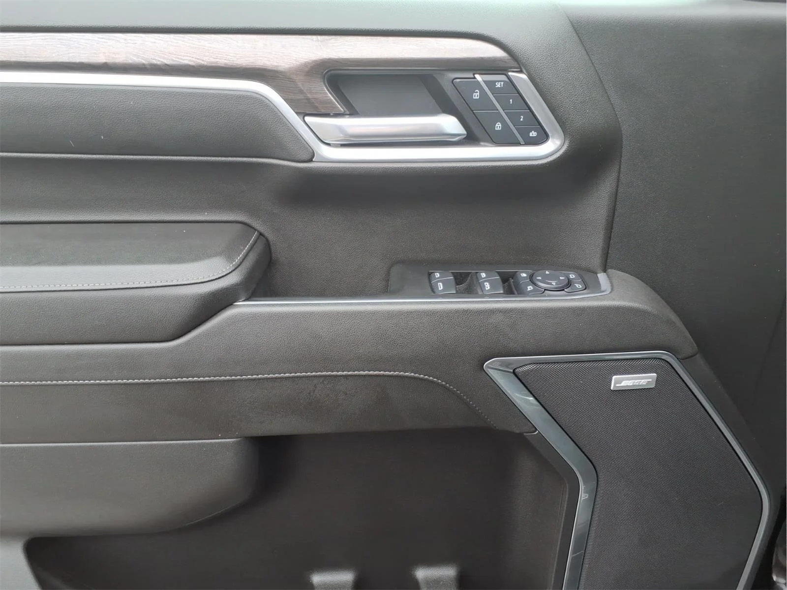 Used 2025 Black Chevrolet LTZ image 15