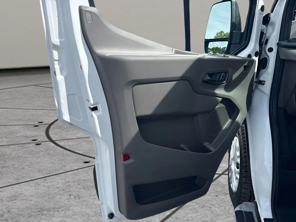Used 2025 White Ford Base image 9