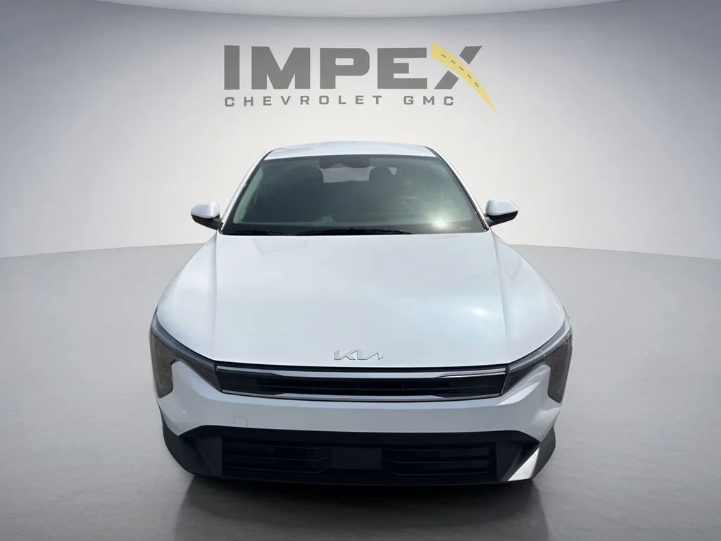 Used 2025 White Kia LXS image 8