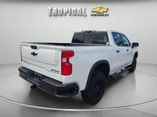 New 2026 Summit White Chevrolet ZR2 image 5