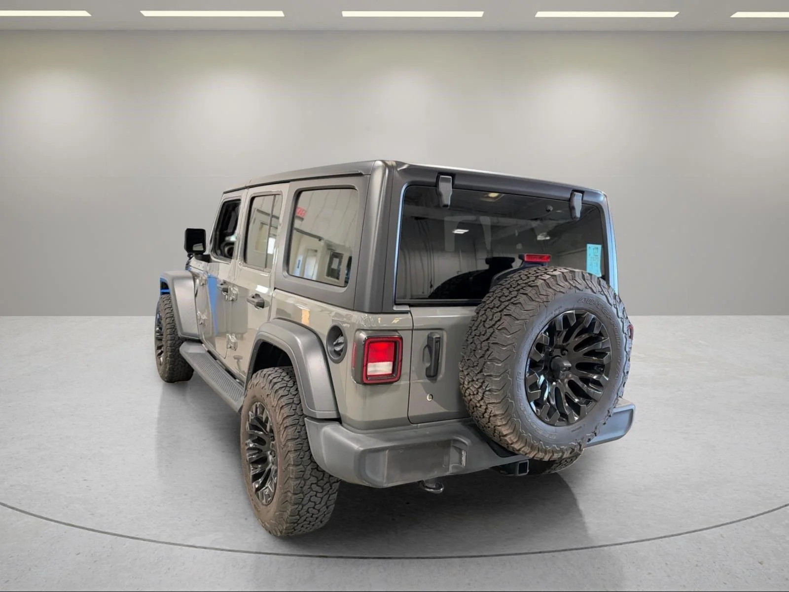 Used 2020 Sting-Gray Clearcoat Jeep Sport S image 6