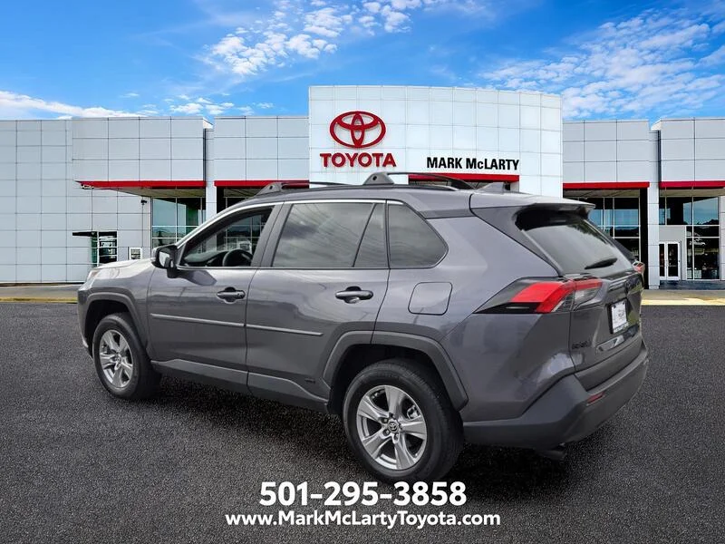 Used 2025 Magnetic Gray Metallic TOYOTA HYBRID XLE AWD image 3