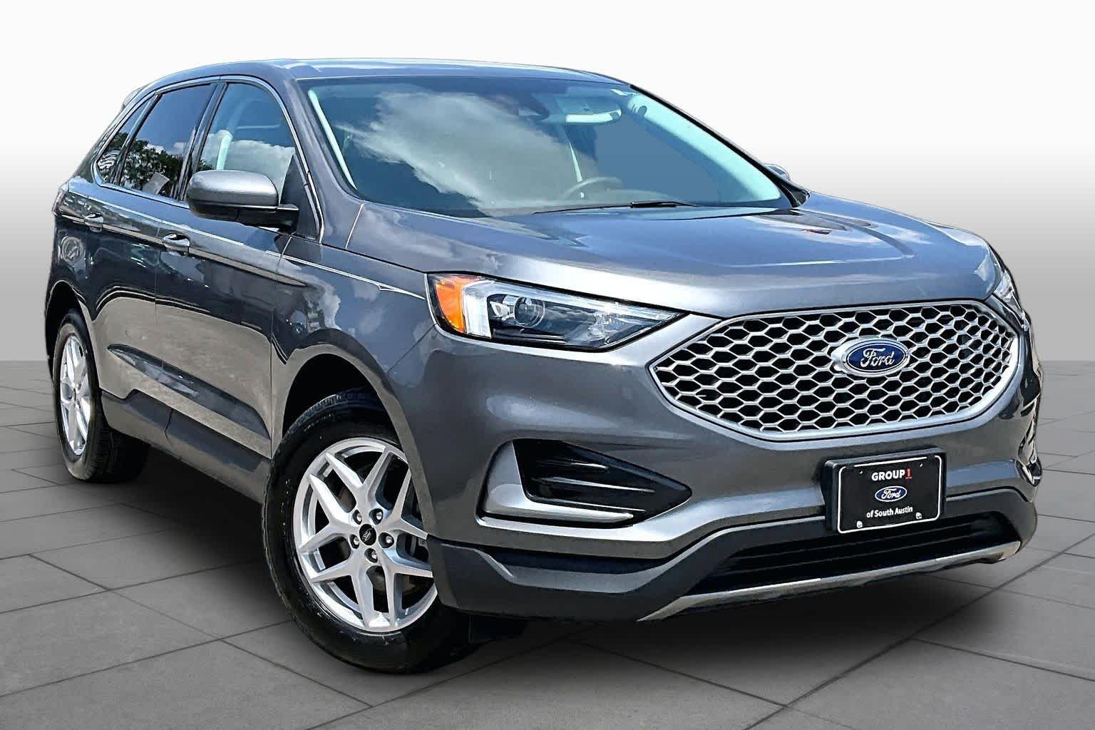 Used 2024 Carbonized Gray Ford SEL image 3