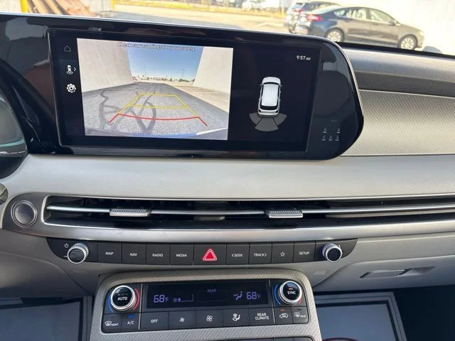 Used 2024 White Hyundai SEL image 18