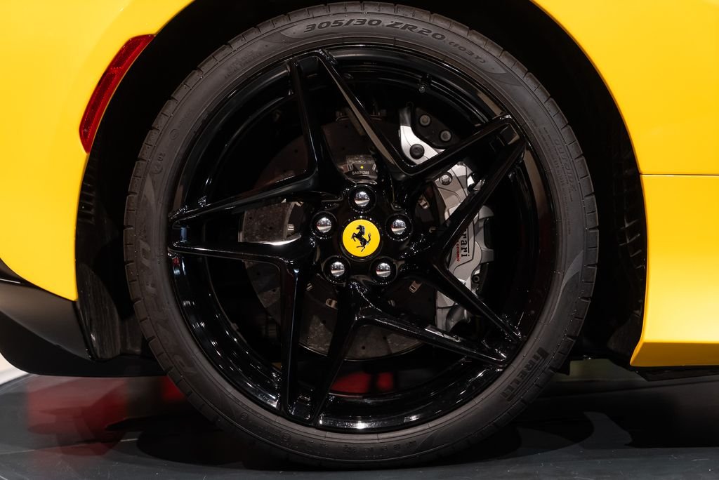Certified Used 2023 Giallo Triplo Strato Ferrari Base image 34