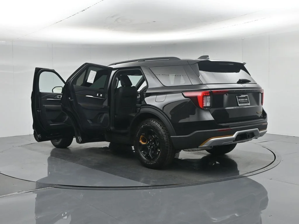 New 2026 Agate Black Metallic Ford Tremor image 35