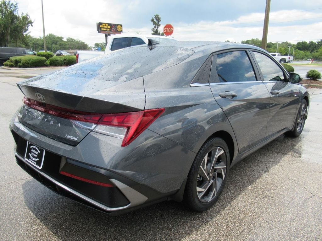 Used 2025 Gray Hyundai Limited image 7