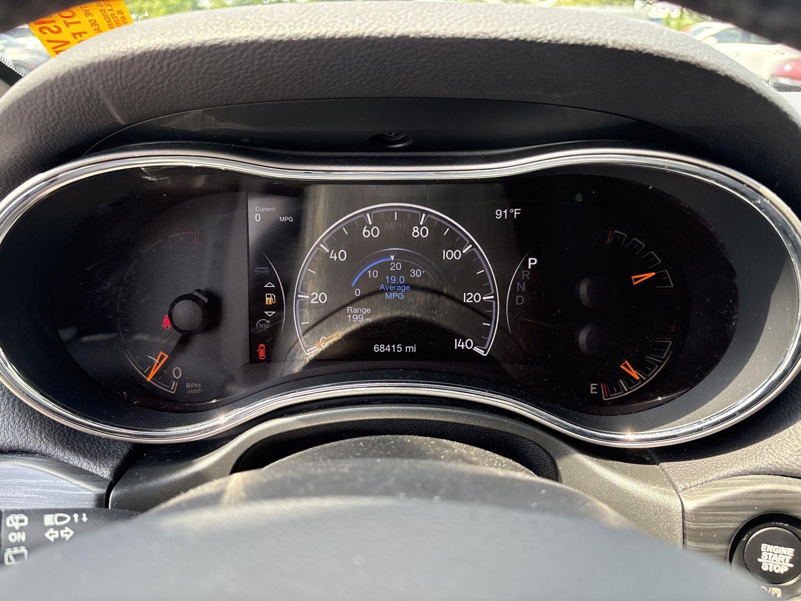 Used 2020 Diamond Black Crystal Pearl Jeep Laredo image 14