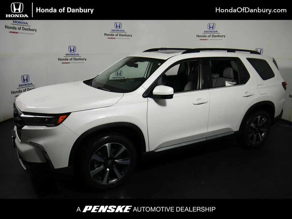 2026 Honda Pilot Touring AWD's photo