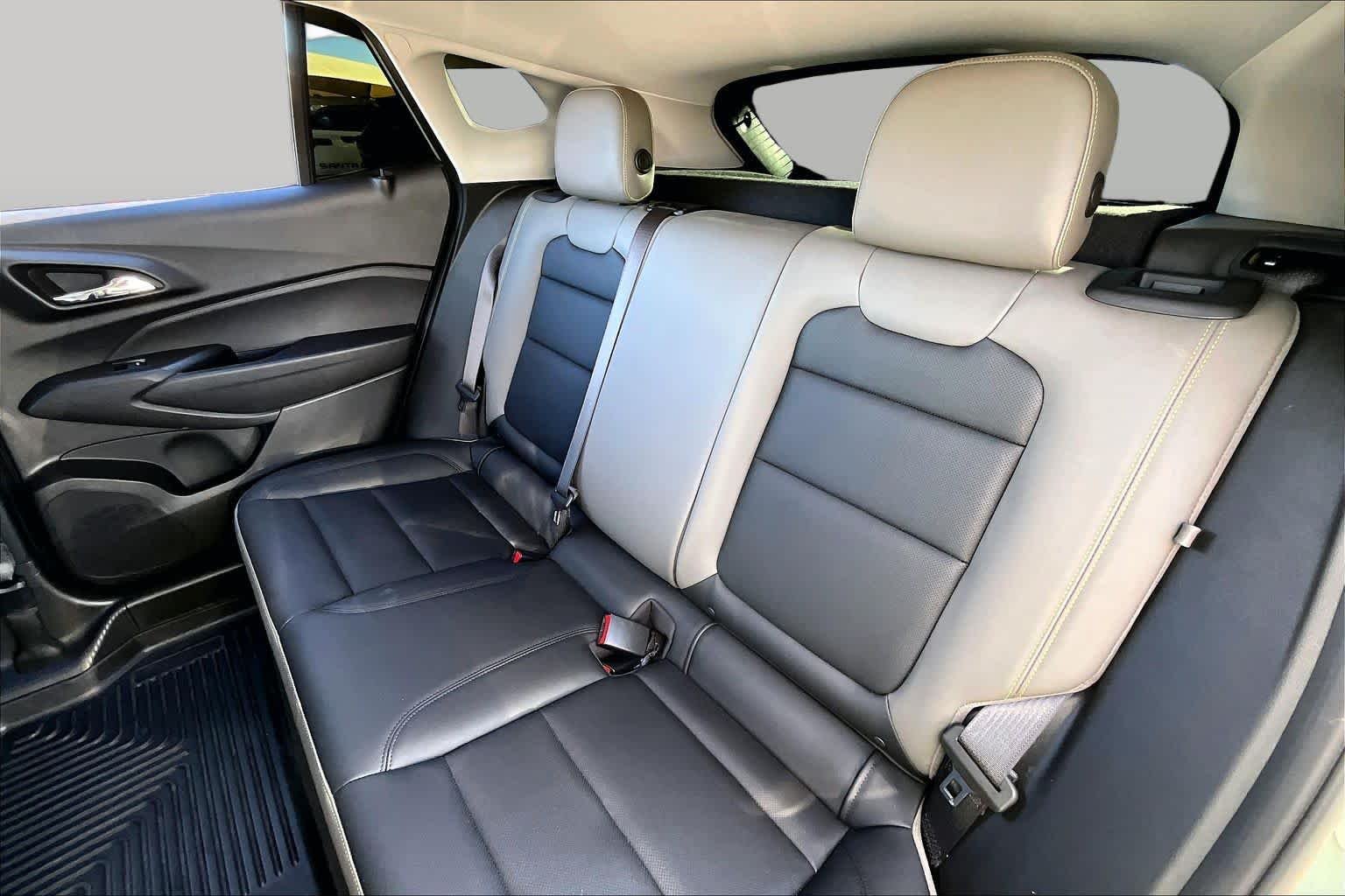 Used 2025 Cacti Green Chevrolet ACTIV image 21