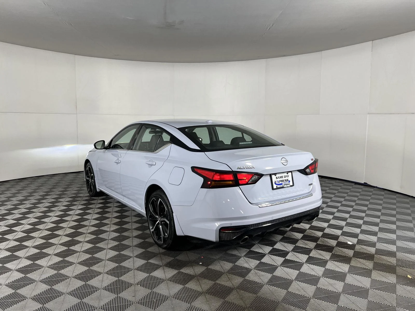 Used 2023 Gray Sky Pearl Nissan 2.5 SR image 6