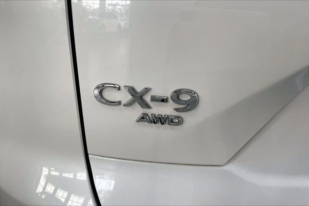 Used 2023 White Mazda Touring image 7