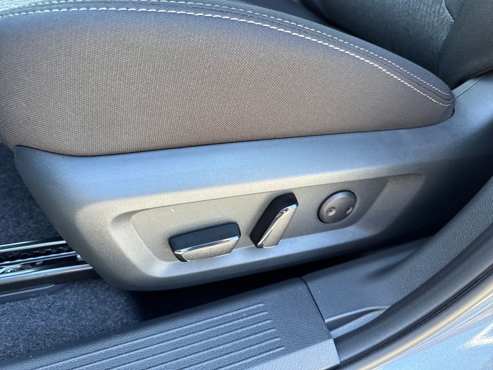 New 2026 Nissan Rogue SV 4D Sport Utility