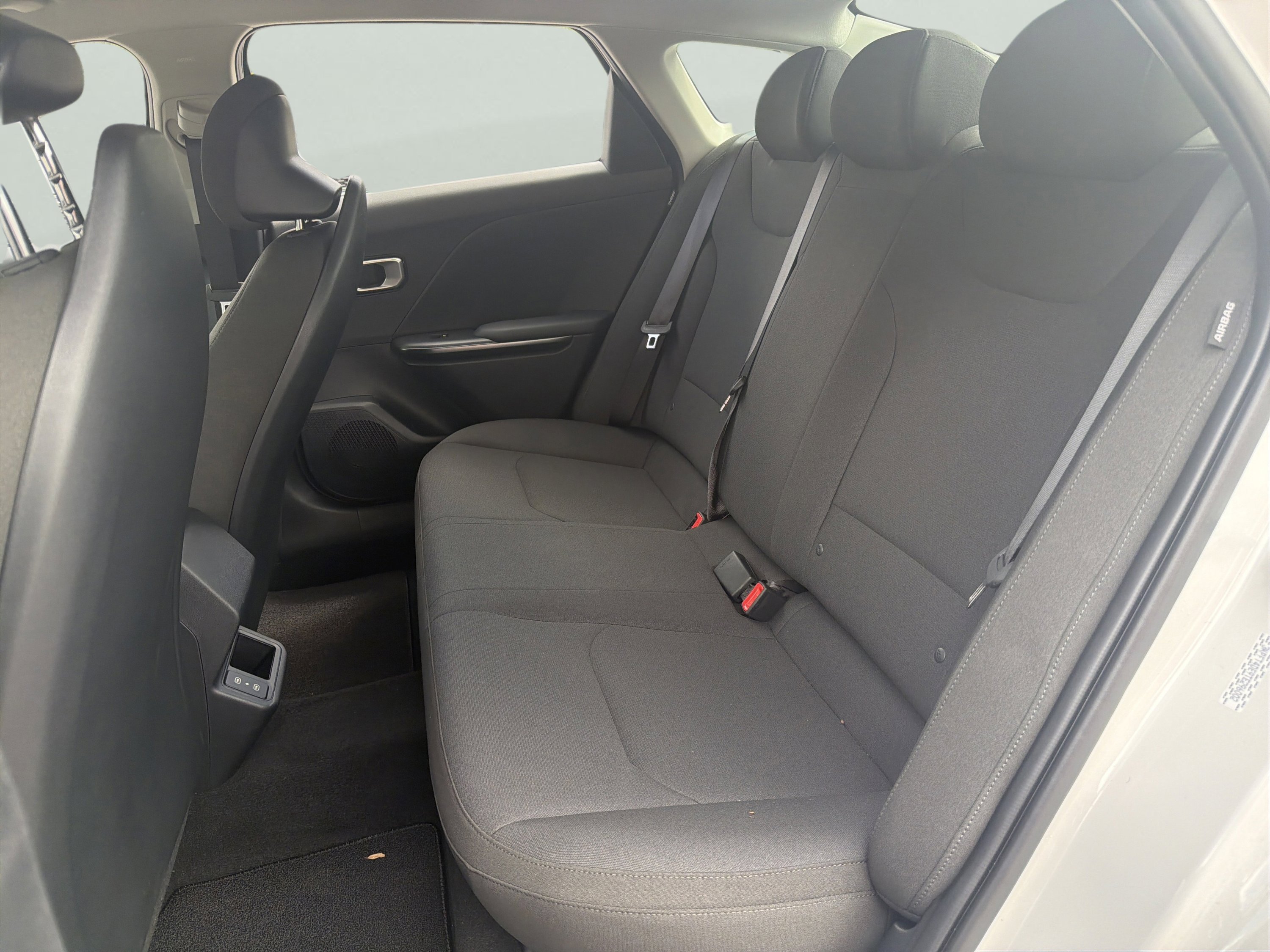 New 2026 Snow White Pearl Kia LX image 17