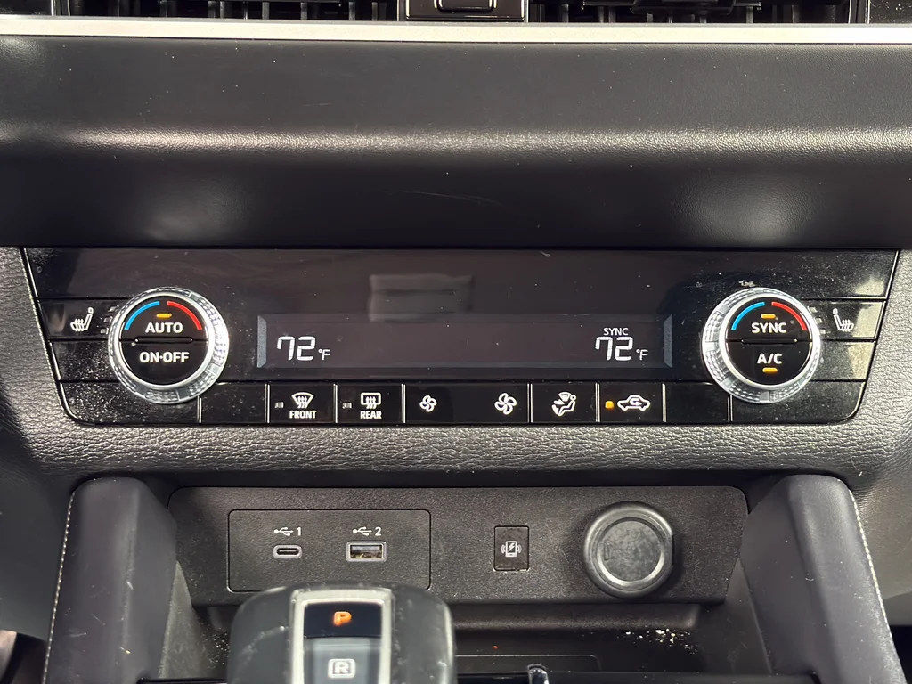Used 2024 Black Mitsubishi SE image 19