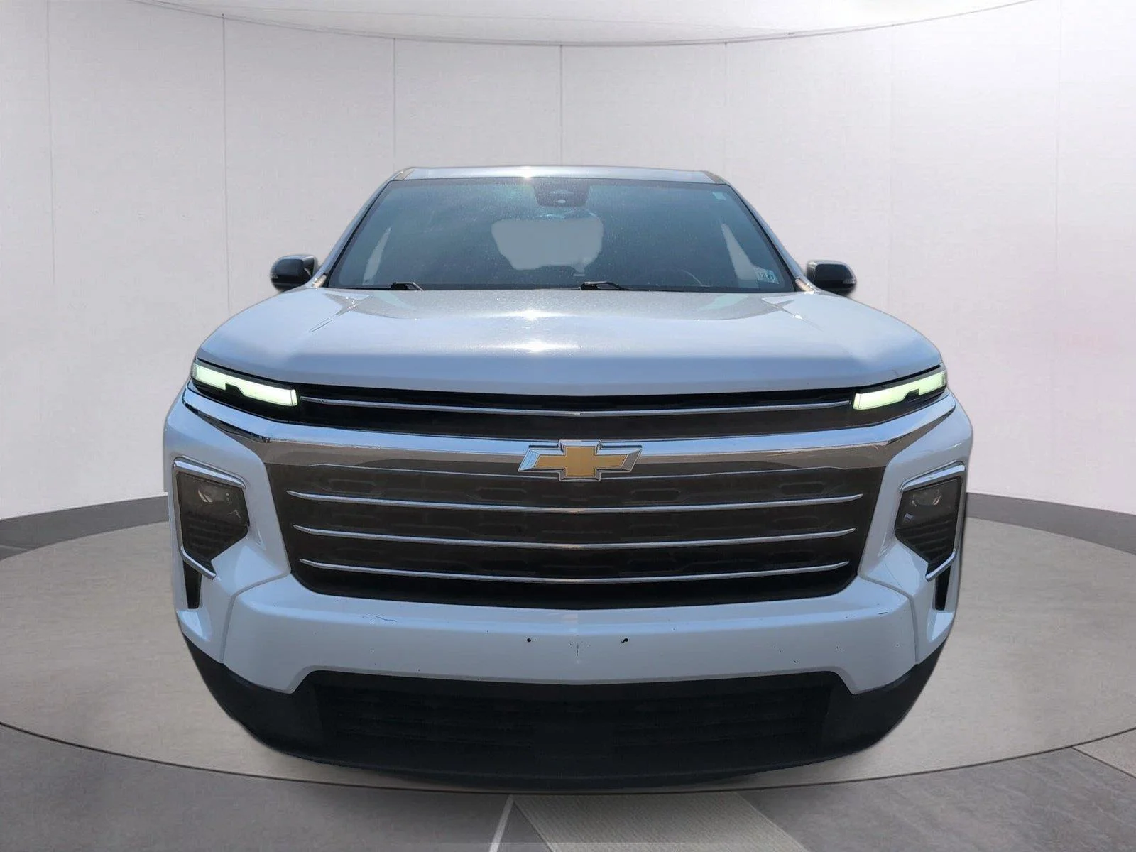 Used 2025 Summit White Chevrolet LT image 10