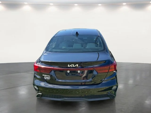 Used 2023 Black Kia LXS image 16