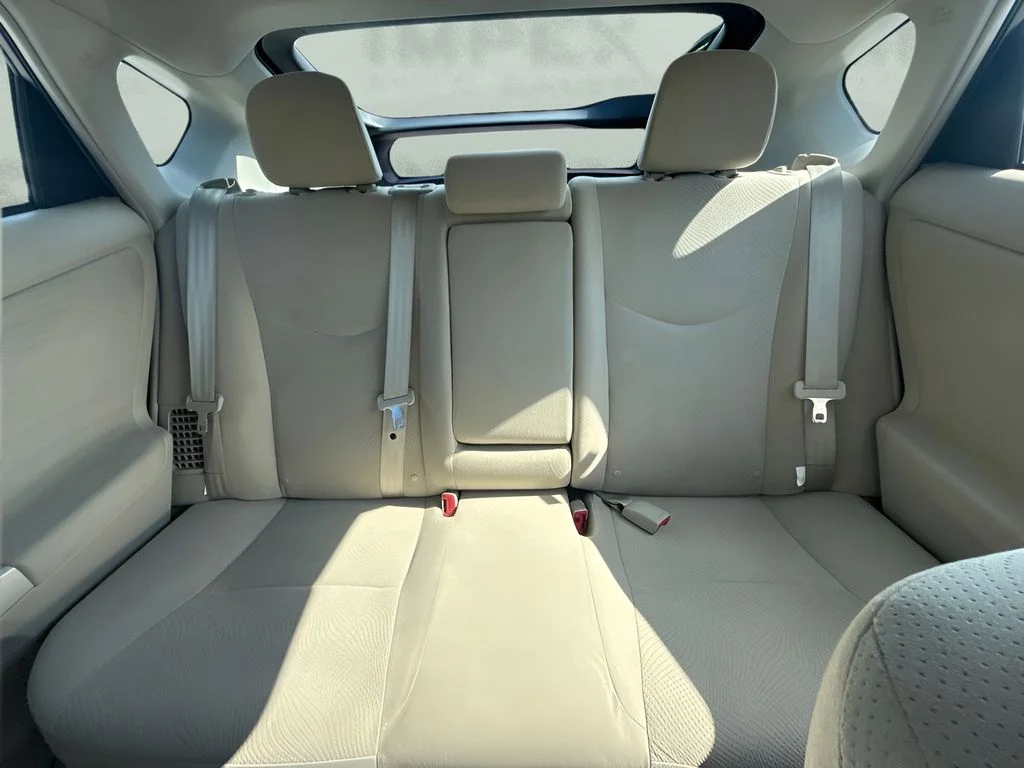 Used 2013 Beige Toyota Three image 10