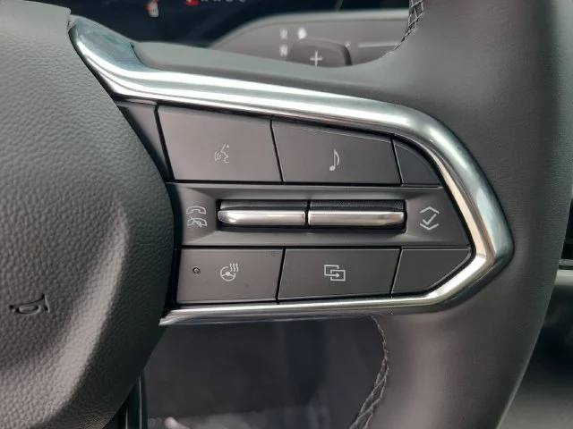 New 2027 Summit White Chevrolet LT image 28