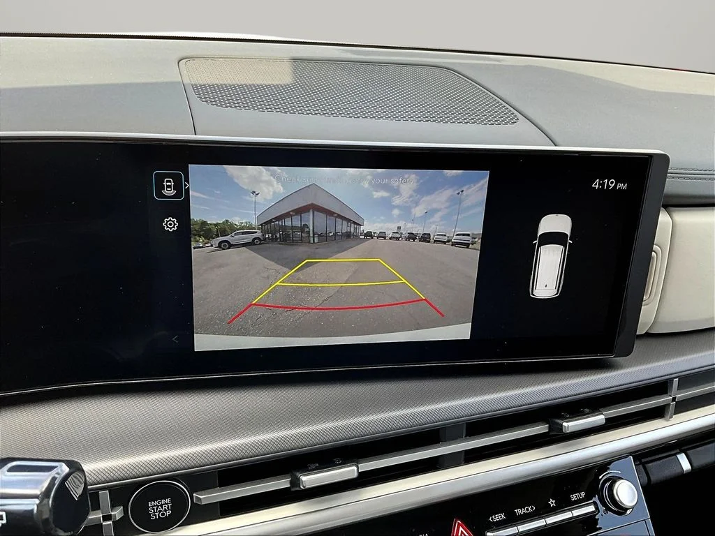 New 2026 White Hyundai SE image 21