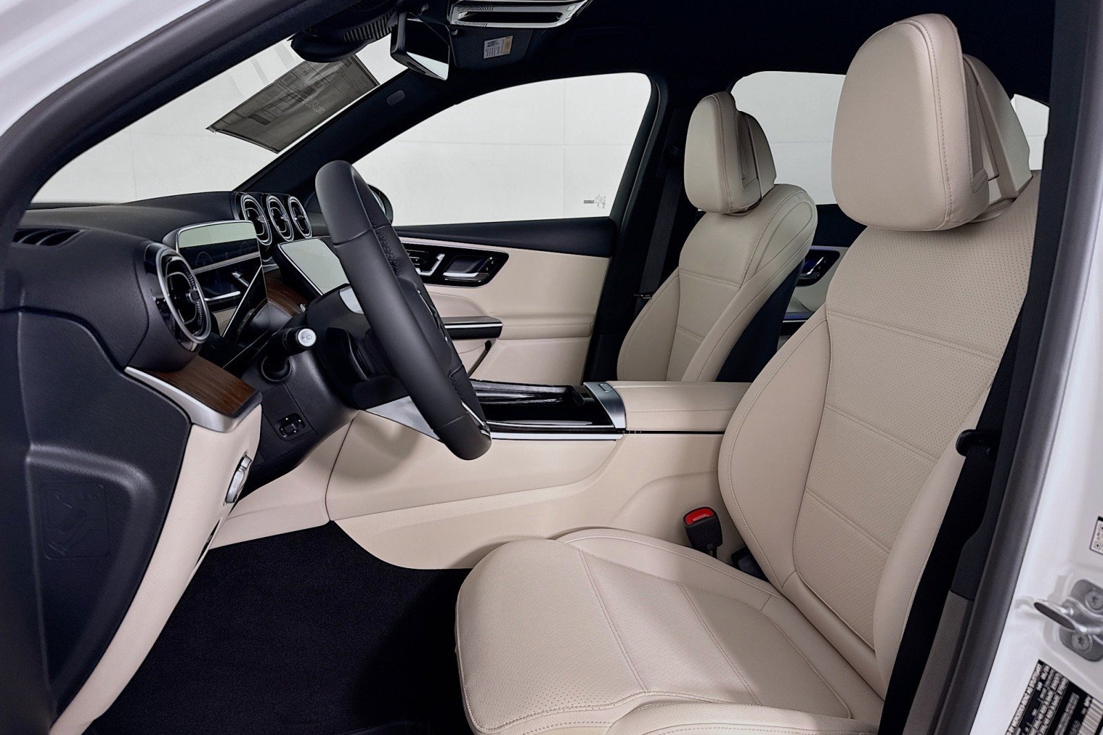 New 2026 Polar White Mercedes-Benz GLC 300 SUV image 16