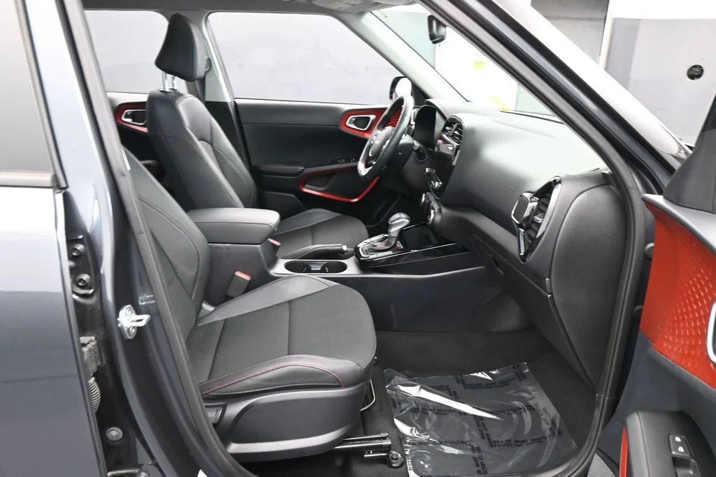 Used 2024 Gravity Gray Kia GT-Line image 38