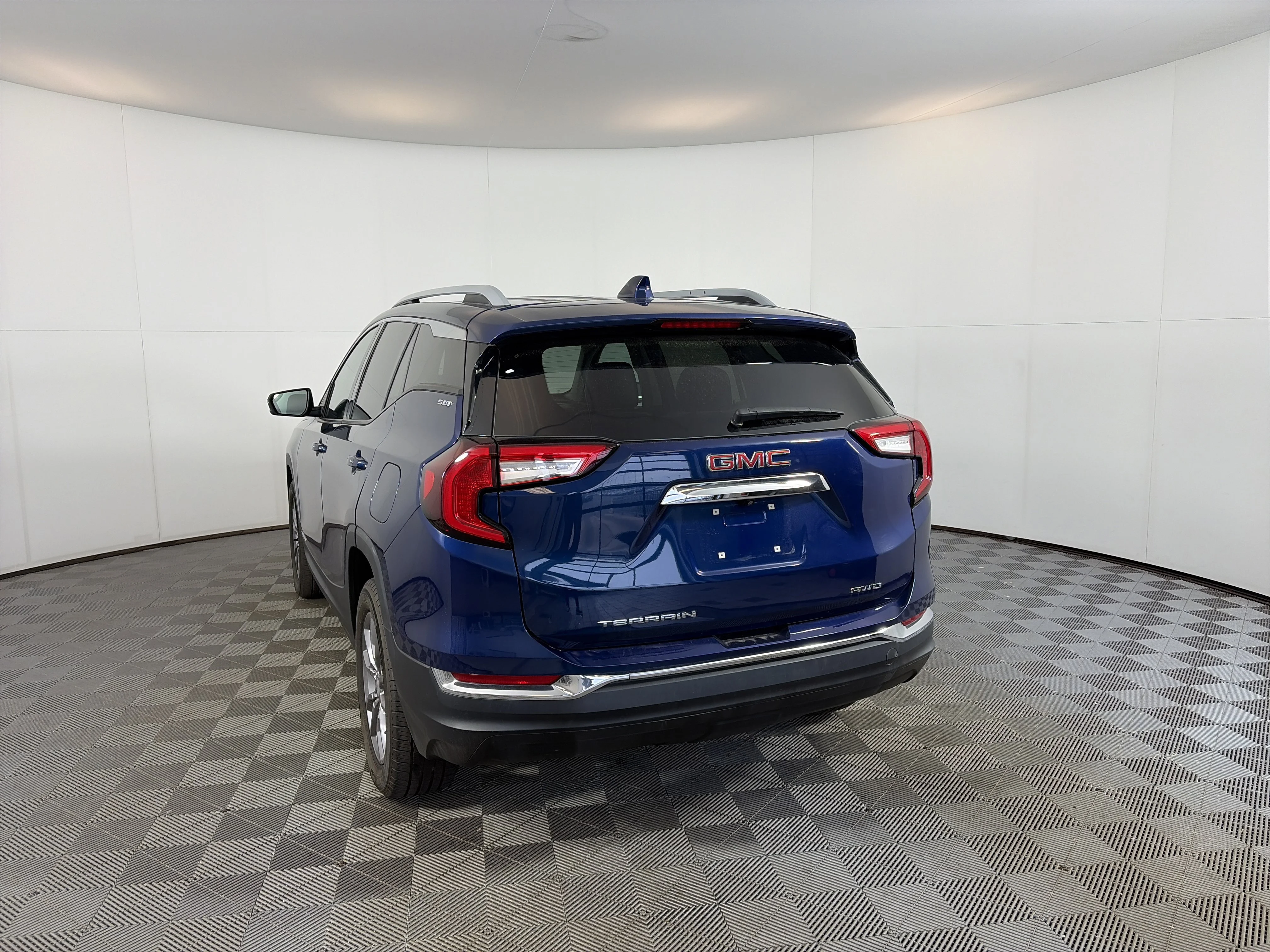 2023 GMC Terrain SLT - Photo 8