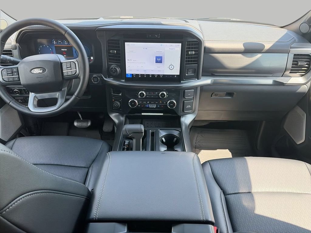 Used 2025 Silver Ford Lariat image 9