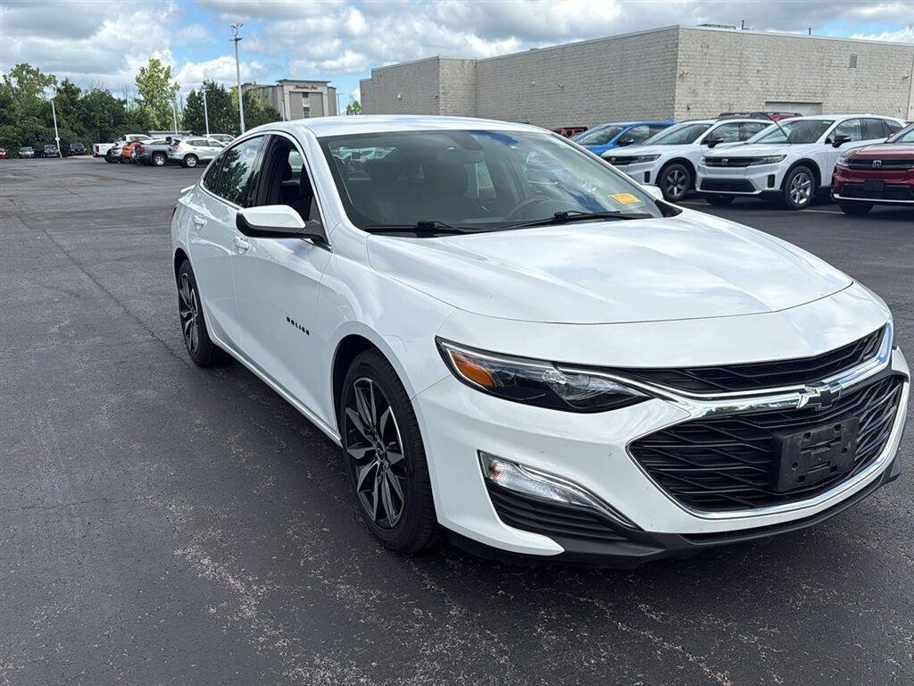 Used 2021 Summit White Chevrolet RS image 14