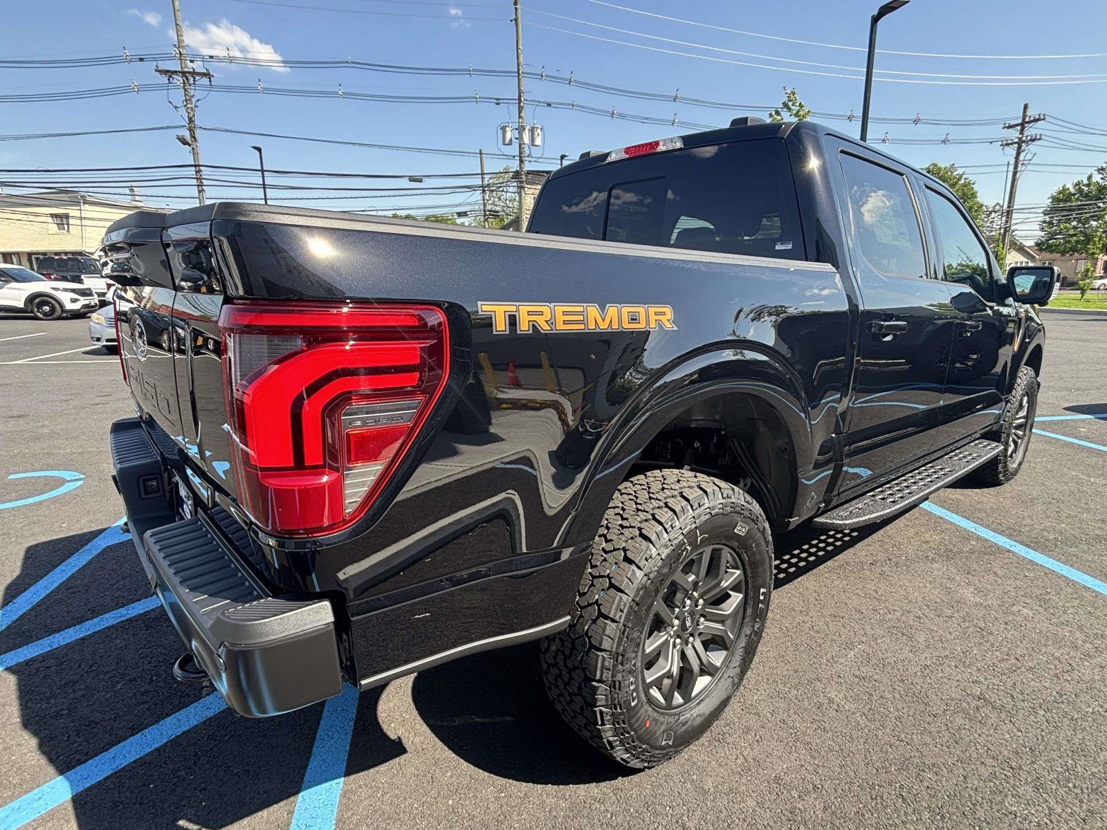 New 2026 Agate Black Metallic Ford Tremor® image 10