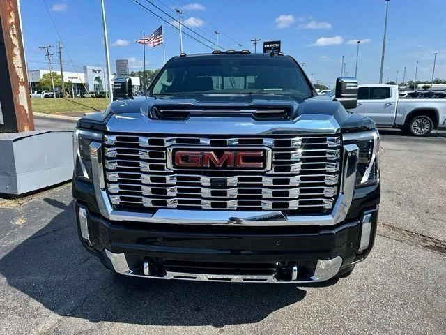Used 2025 Black GMC Denali image 3