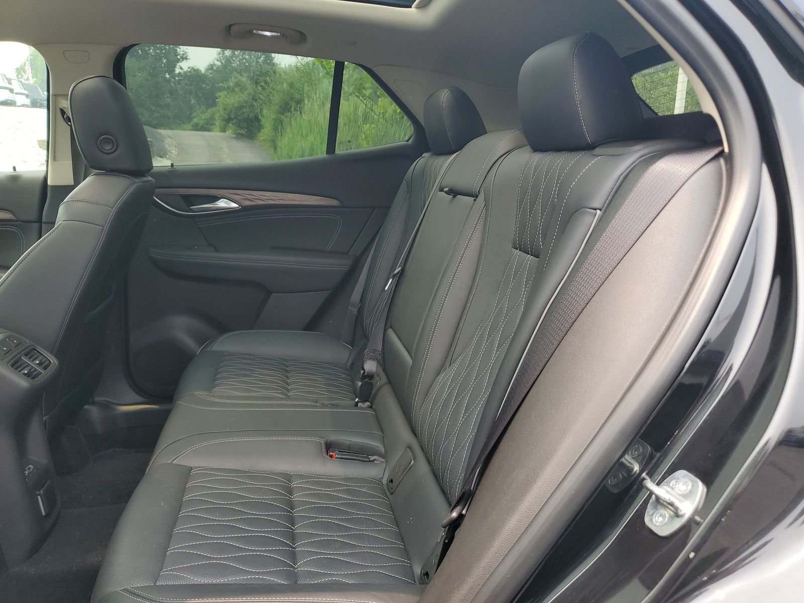 Used 2021 Black Buick Avenir image 23