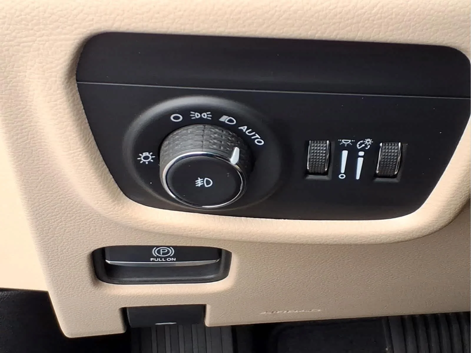 Used 2023 Bright White Clearcoat Jeep Limited image 21