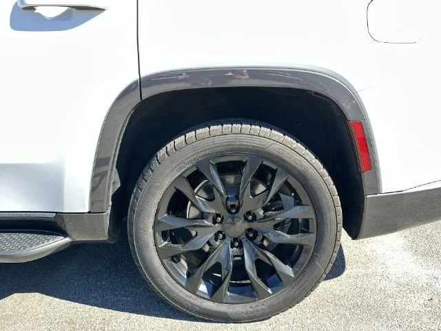 Used 2022 White Jeep Series II image 10
